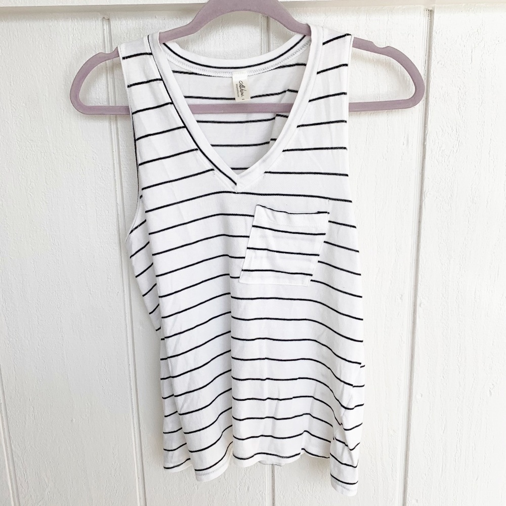 🚘MOVING🚘 MAHINA White Black Striped Tank Top M